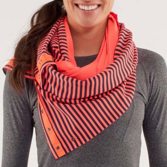 Lululemon Vinyasa Scarf - Picture 7 of 8